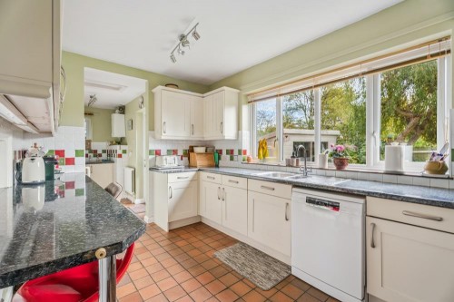 DSC06486-3cbe75ae00afd1e1ae739b05a33a0128 - 800px.