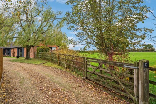 DSC06825-e77b7908143f0f99759ea466f15952b3 - 800px. DSC06825-e77b7908143f0f99759ea466f15952b3 - 800px.