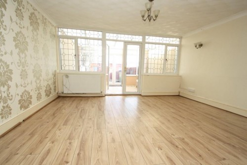 20 Cullen lounge a (2) (Custom).JPG 20 Cullen lounge a (2) (Custom).JPG