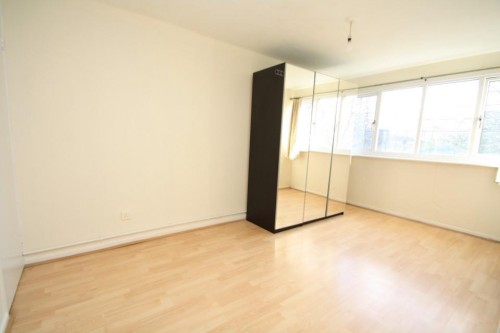 20 Cullen bed 2b (Custom).JPG 20 Cullen bed 2b (Custom).JPG