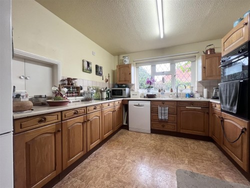 Leafield Rise, Two Mile Ash, Milton Keynes - Photo 3