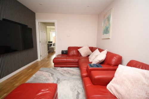 Browne Willis Close, Bletchley - Photo 4