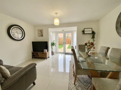 Family/ Dining Room Family/ Dining Room