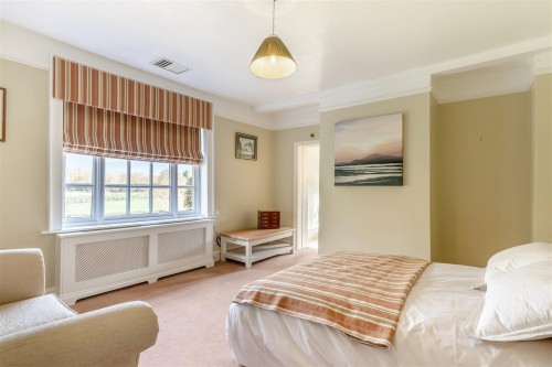 8669303-interior24.jpg 8669303-interior24.jpg