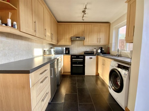 Hyde Close, Newport Pagnell - Photo 3 Hyde Close, Newport Pagnell - Photo 3