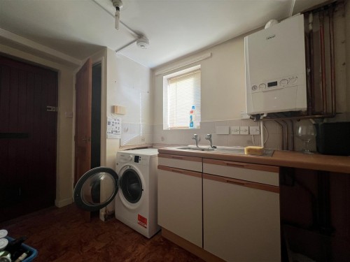 Utility room.jpg Utility room.jpg