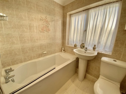 The Limes, Stony Stratford, Milton Keynes - Photo 10