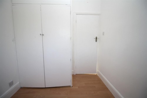 bedroom 3b.JPG bedroom 3b.JPG
