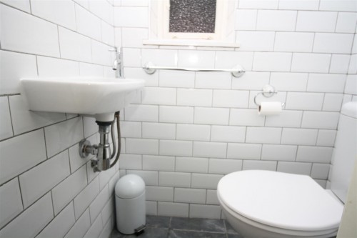 cloakroom.JPG cloakroom.JPG