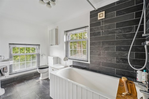 Whaddon Hall, High Street, Whaddon - Photo 15