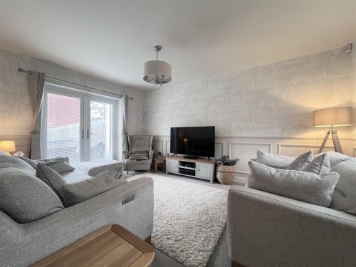 Redcar Road, Towcester - Photo 2