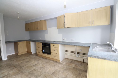 Arbrook Avenue, Bradwell Common, Milton Keynes - Photo 2 Arbrook Avenue, Bradwell Common, Milton Keynes - Photo 2