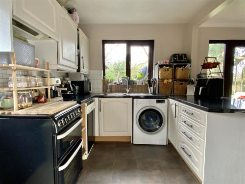 Kitchen/ Dining Room