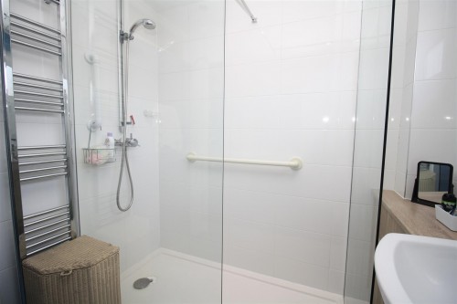 Jand and Gill Shower room