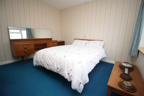48 Shenley bedroom 2b.JPG