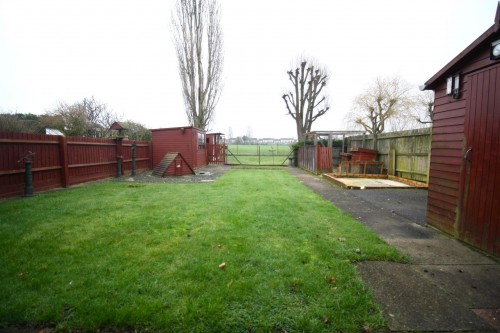 48 Shenley rear garden 1.JPG