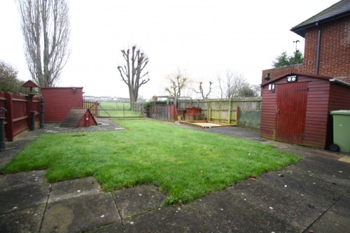 48 Shenley rear garden 2.JPG