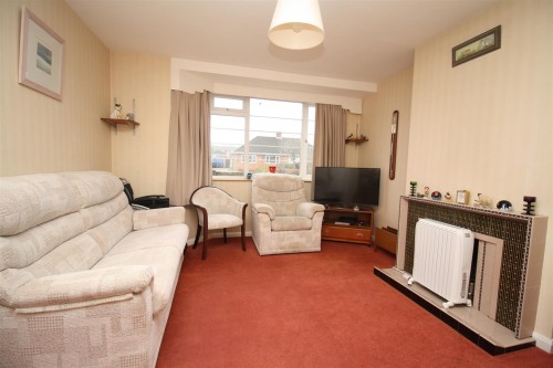 48 Shenley lounge b.JPG