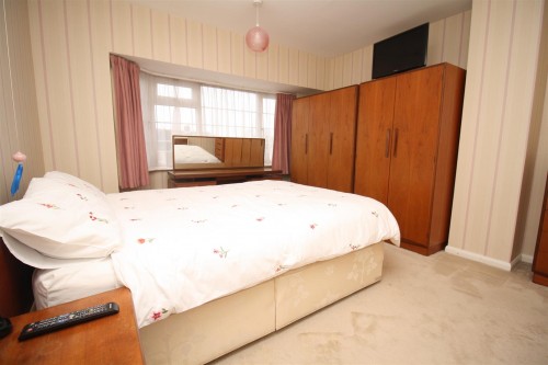 48 Shenley bedroom 1a.JPG