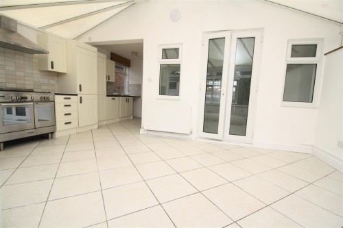 Leon Avenue, Bletchley, Milton Keynes - Photo 9