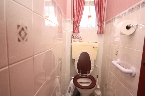 65 Staple Hall  wc.JPG