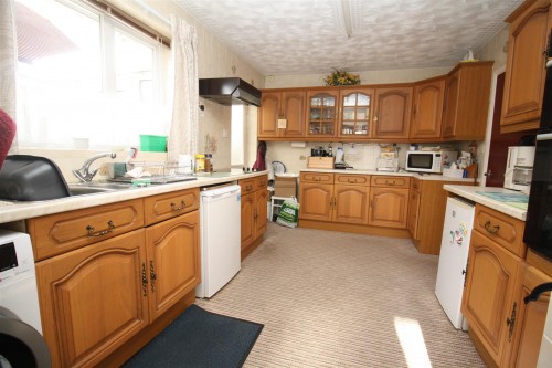 65 Staple Hall kitchen a.JPG