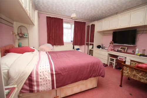 65 Staple Hall  bedroom 1a.JPG