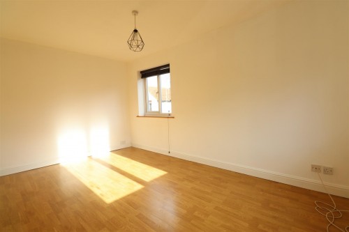 Kirtlington, Downhead Park, Milton Keynes, - Photo 7