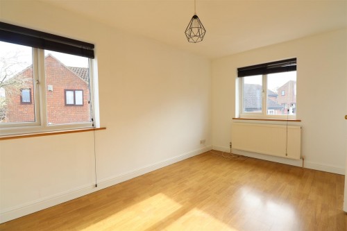 Kirtlington, Downhead Park, Milton Keynes, - Photo 8