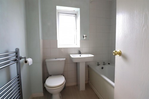 Kirtlington, Downhead Park, Milton Keynes, - Photo 10