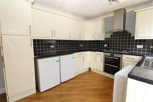 Braybrooke Drive, Furzton, Milton Keynes - Photo 2