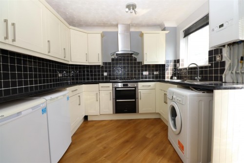 Braybrooke Drive, Furzton, Milton Keynes - Photo 6