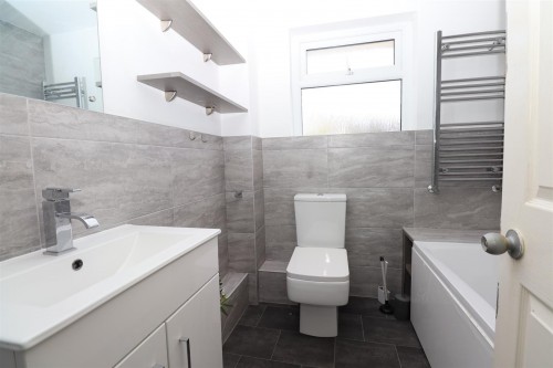 Braybrooke Drive, Furzton, Milton Keynes - Photo 10