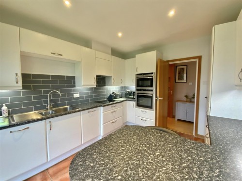 Kitchen/ Breakfast Room