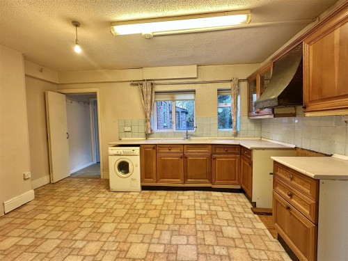 Kitchen/ Dining Room