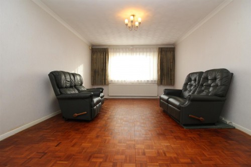 Lounge.JPG Lounge.JPG