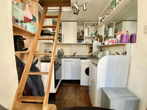 High Street, Newport Pagnell - Photo 4