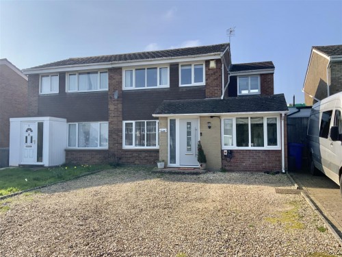 Glebe Road, Deanshanger, Milton Keynes - Photo 1