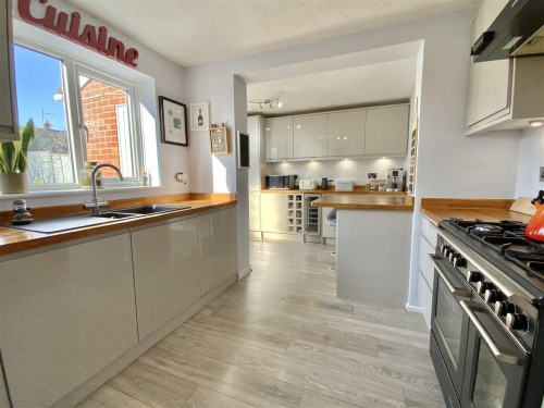 Glebe Road, Deanshanger, Milton Keynes - Photo 5