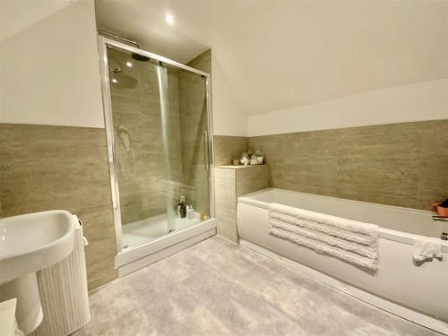 The Glebe, Bugbrooke, Northampton - Photo 10