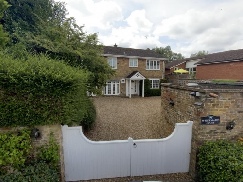 Stock Lane, Whaddon, Milton Keynes - Photo 17