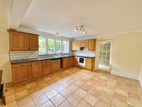 Kitchen/ Breakfast Room