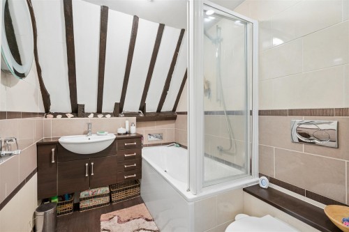 Vicarage Road, Bradwell Village, Milton Keynes - Photo 18