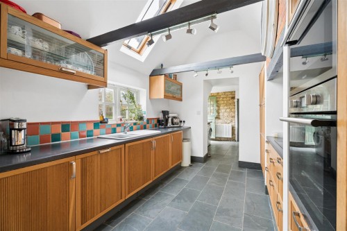 Vicarage Road, Bradwell Village, Milton Keynes - Photo 7