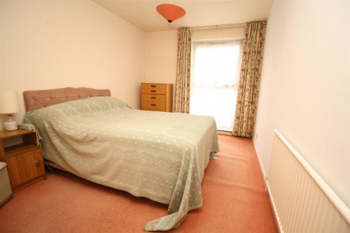 1 Mikern  bedroom 1a.JPG