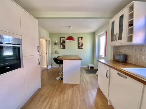 Kitchen/ Breakfast Room