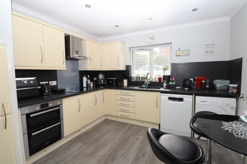 Coberley Close, Downhead Park, Milton Keynes - Photo 8