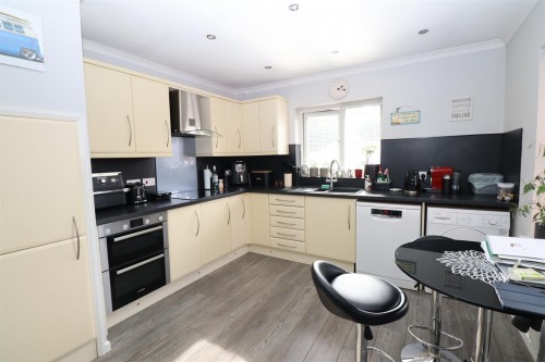 Coberley Close, Downhead Park, Milton Keynes - Photo 9