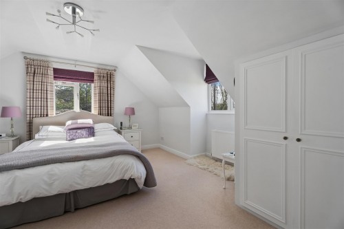 High Street, Whaddon, Buckinghamshire - Photo 17