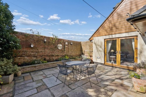 High Street, Whaddon, Buckinghamshire - Photo 26